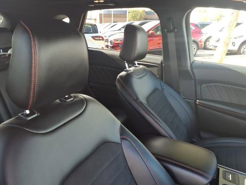 Used 2024 Ford Edge ST-Line image 12