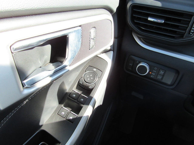 Used 2022 Ford Explorer XLT AWD/4WD image 38