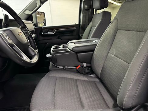 Used 2024 Chevrolet Silverado 3500 LT image 13