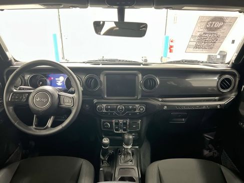 Used 2022 Jeep Wrangler Unlimited Sport AWD/4WD image 10