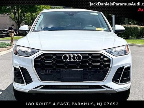 Used 2022 Audi Q5 2.0T Premium Plus w/ Premium Plus Package AWD/4WD image 3