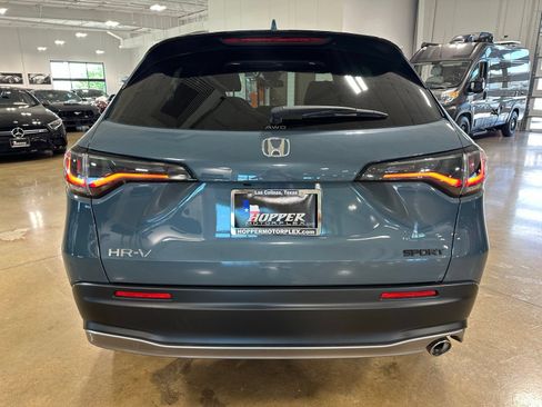 Used 2025 Honda HR-V Sport image 6