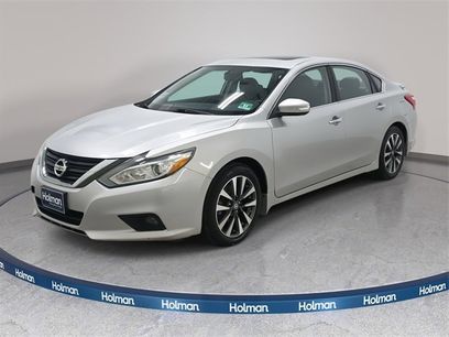 Used 2016 Nissan Altima 2.5 SL w/ 2.5 Technology Package