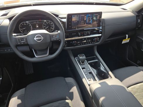 New 2026 Nissan Pathfinder SV image 13