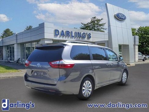 Used 2017 Toyota Sienna XLE w/ XLE Navigation Package AWD/4WD image 5