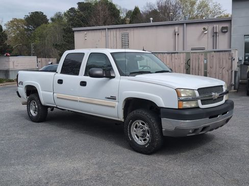 Used 2004 Chevrolet Silverado 2500 LT image 3