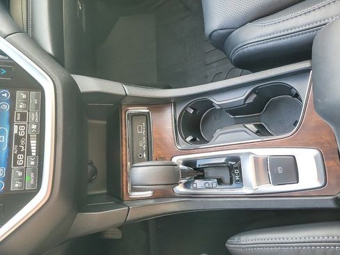 Certified 2025 Subaru Ascent Touring w/ Popular Package #2 image 15