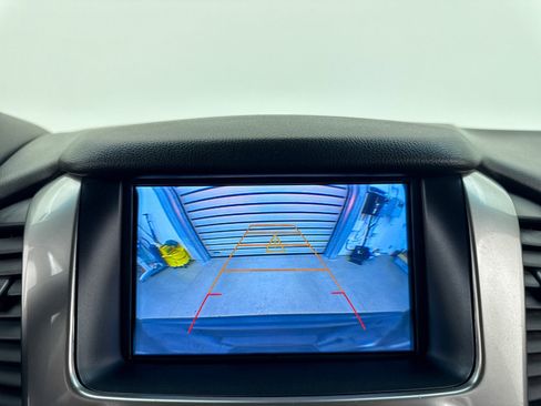 Used 2017 Chevrolet Suburban LT w/ Luxury Package image 11