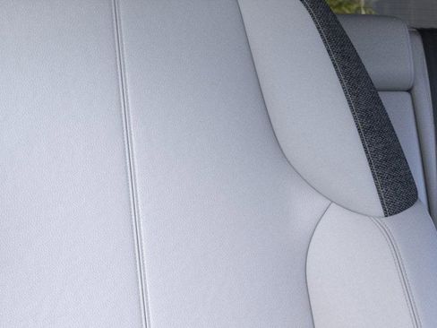 New 2025 Cadillac Optiq Luxury 1 image 21