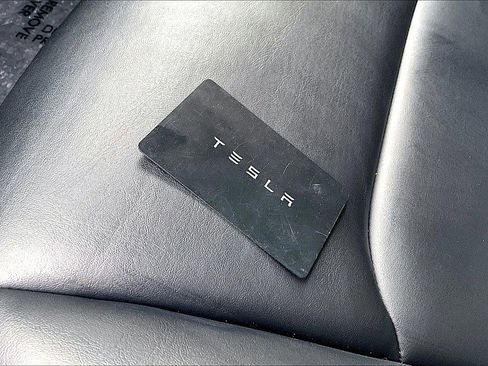 Used 2021 Tesla Model 3 Standard Range Plus image 10