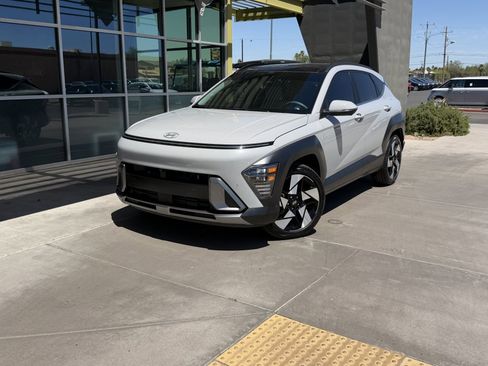 Used 2024 Hyundai Kona Limited FWD image 2