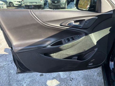 Used 2017 Chevrolet Malibu LT w/ Leather Package image 24