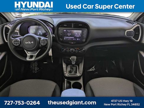 Used 2023 Kia Soul LX w/ LX Technology Package FWD image 15