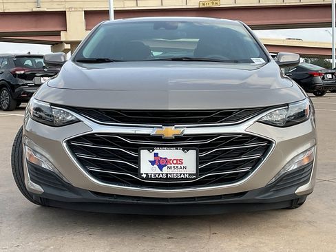 Used 2024 Chevrolet Malibu LT image 3