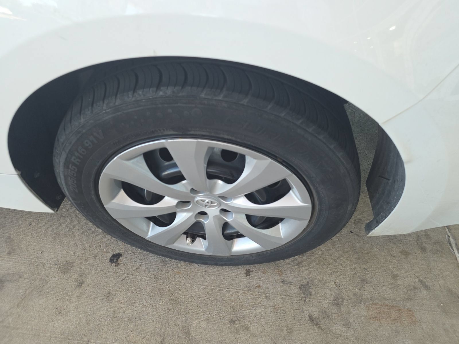 Used 2021 Toyota Corolla LE FWD image 9