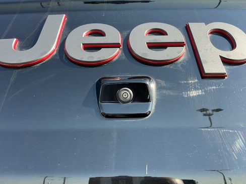 Used 2022 Jeep Gladiator Rubicon w/ Cold Weather Group image 16