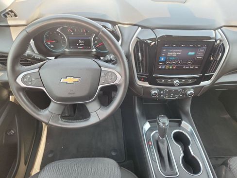 Used 2020 Chevrolet Traverse LT FWD image 11