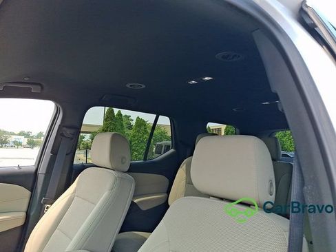 Used 2023 Chevrolet Traverse LT FWD image 14
