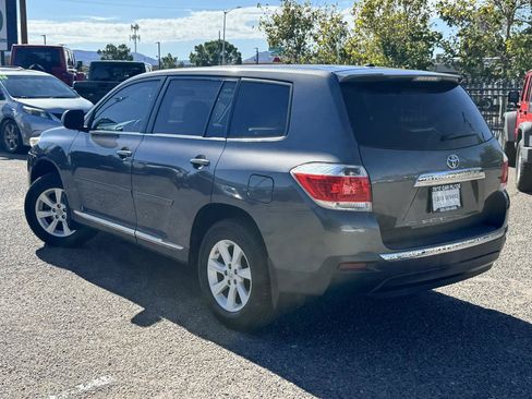 Used 2012 Toyota Highlander FWD image 6