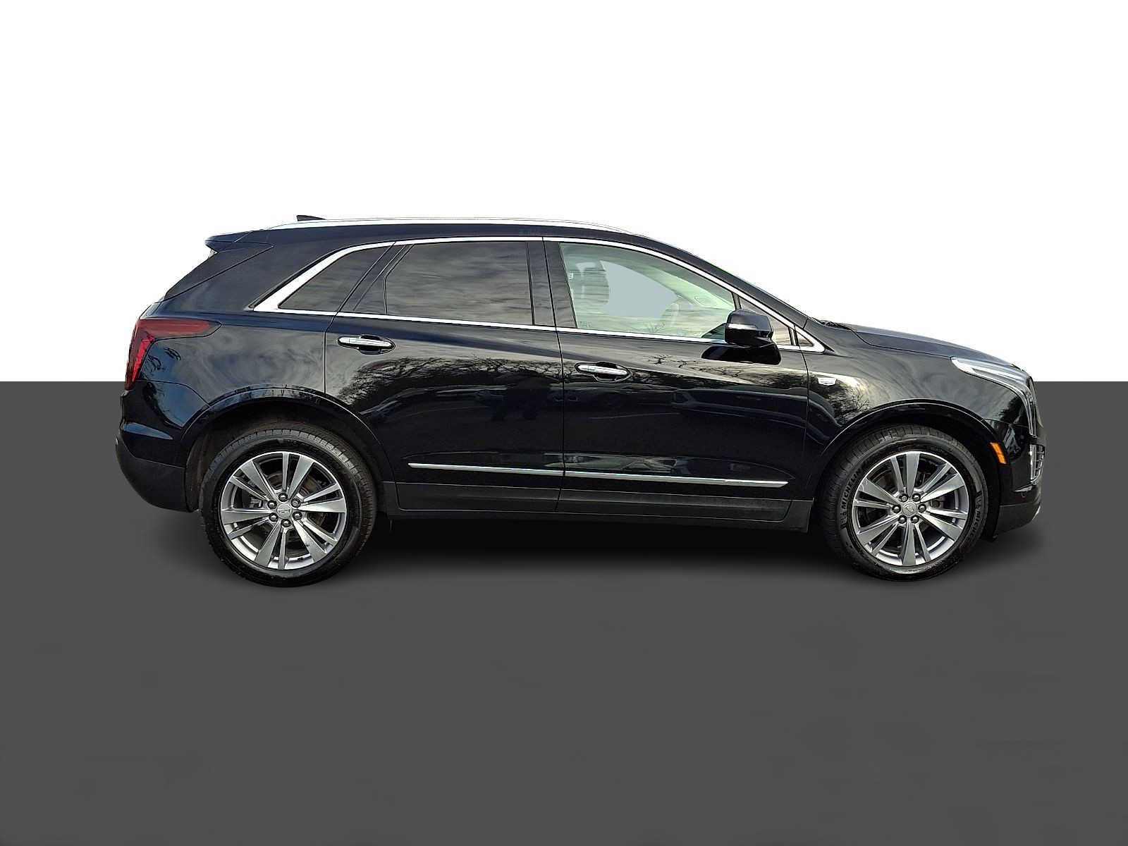 Used 2024 Cadillac XT5 Premium Luxury w/ LPO, Floor Liner Package AWD/4WD image 7