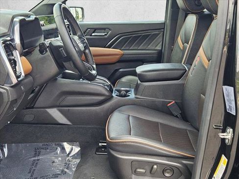 Used 2023 GMC Canyon AT4 w/ AT4 Premium Package AWD/4WD image 16