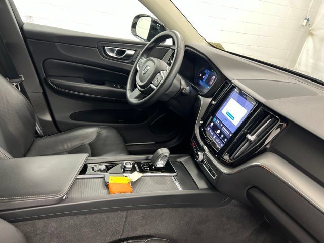 Certified 2025 Volvo XC60 B5 Core AWD/4WD image 23
