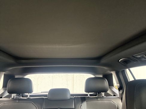 Used 2021 Volkswagen Tiguan SE R-Line image 12