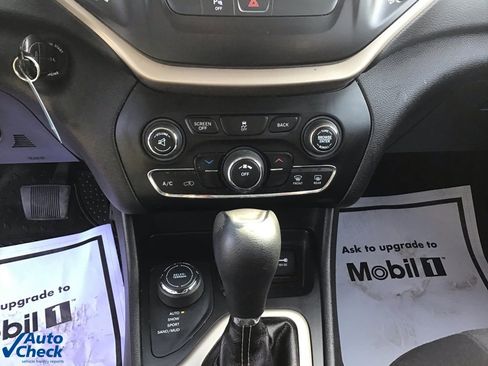 Used 2017 Jeep Cherokee Sport w/ Safety Group image 39