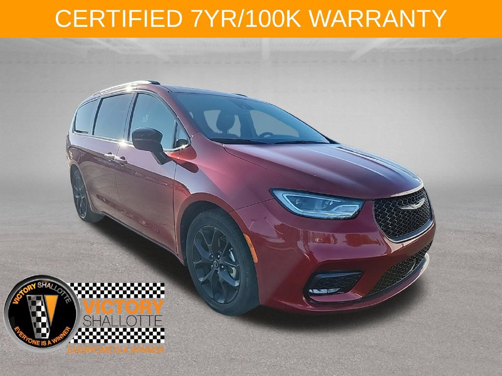 Used 2025 Chrysler Pacifica Limited FWD image 1