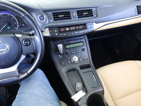Used 2016 Lexus CT 200h w/ Seat Comfort Package FWD image 42