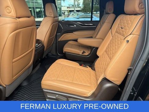 Used 2024 Cadillac Escalade ESV Sport w/ LPO, ONYX Package image 15