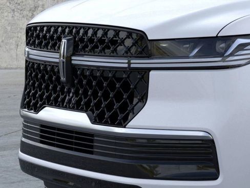 New 2026 Lincoln Navigator L Reserve w/ Jet Appearance Package AWD/4WD image 17