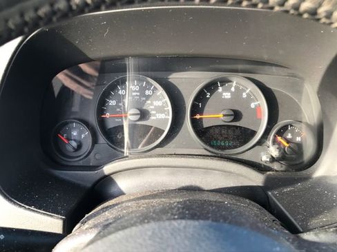 Used 2011 Jeep Compass Sport image 11