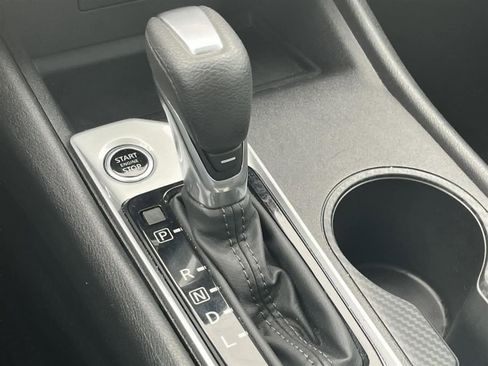 Used 2025 Nissan Altima 2.5 SV FWD image 24