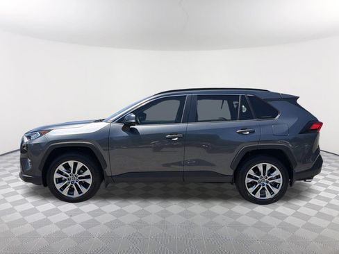 Used 2020 Toyota RAV4 XLE Premium FWD image 9