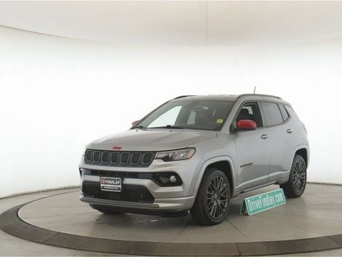 Used 2023 Jeep Compass Limited image 10