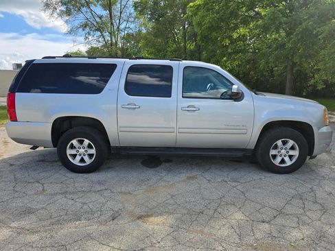 Used 2013 GMC Yukon XL SLT AWD/4WD image 3