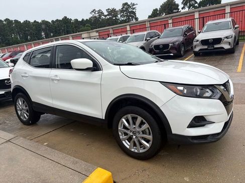 Used 2021 Nissan Rogue Sport S FWD image 1