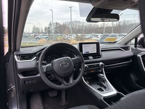 Used 2025 Toyota RAV4 XLE image 27