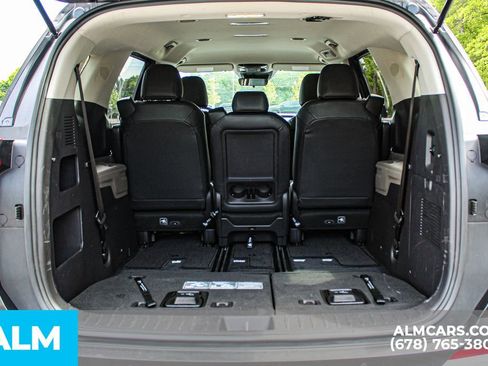 Used 2025 Kia Carnival FWD image 22