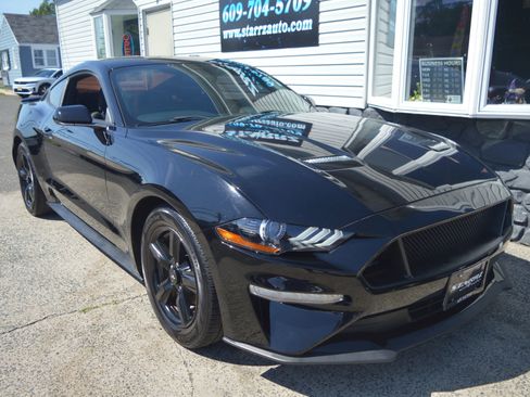 Used 2018 Ford Mustang Coupe RWD image 7