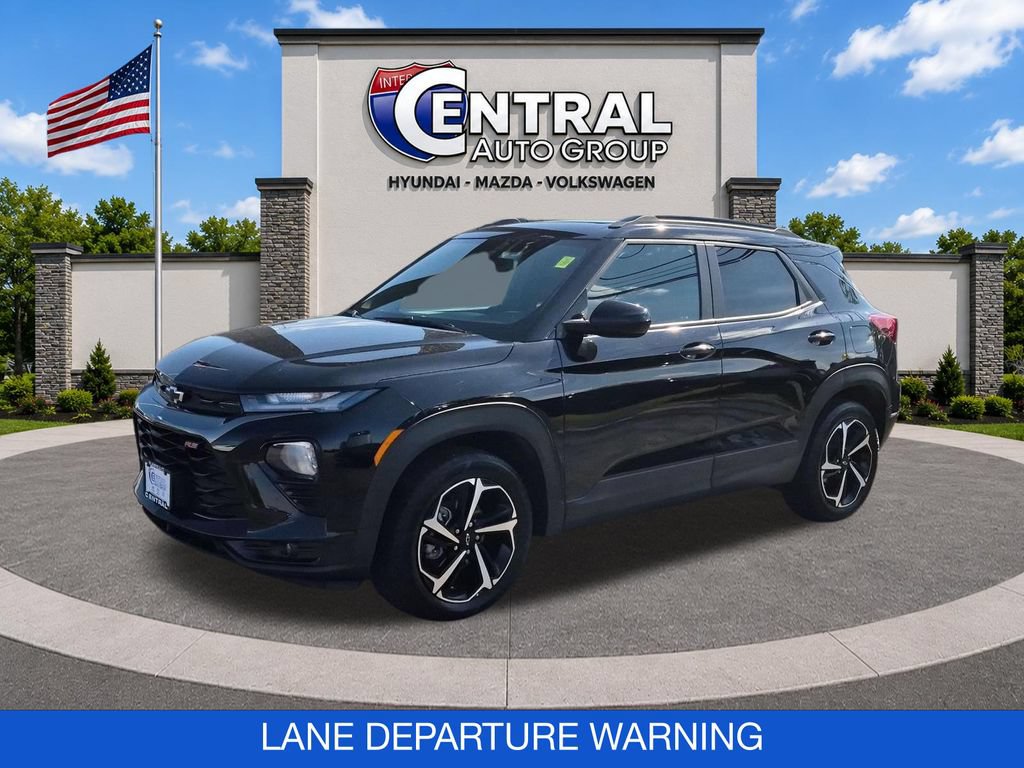 Used 2021 Chevrolet TrailBlazer RS w/ Sun and Liftgate Package AWD/4WD image 3