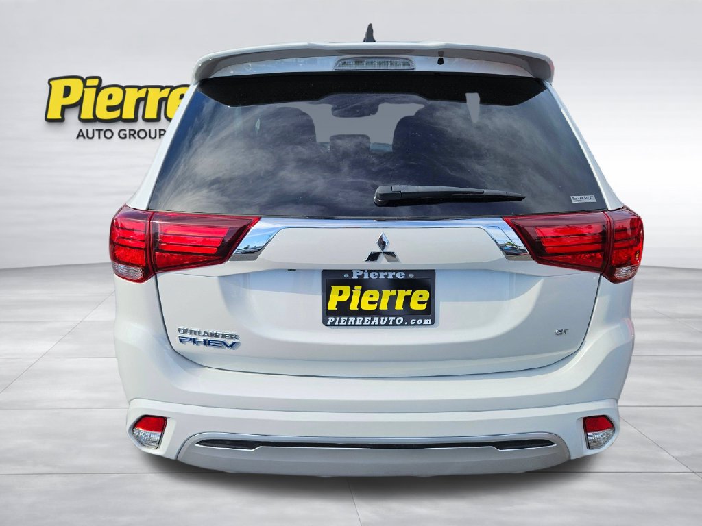 Used 2021 Mitsubishi Outlander 4WD Plug-In Hybrid image 4