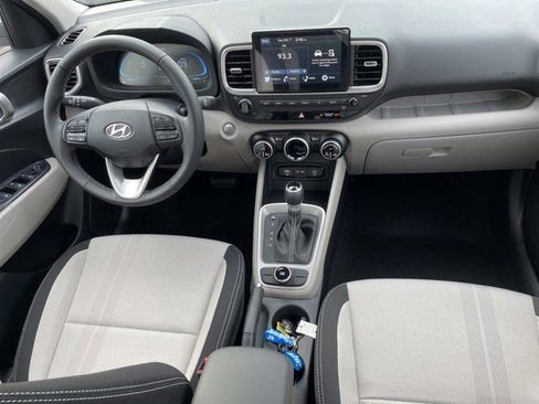 New 2025 Hyundai Venue SEL image 7