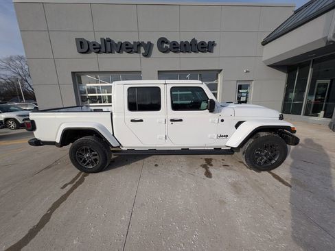 New 2026 Jeep Gladiator Sport image 3