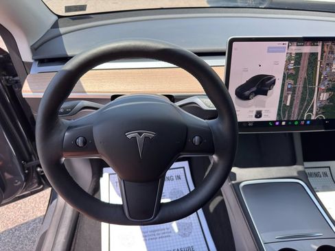 Used 2023 Tesla Model Y Long Range AWD/4WD image 15
