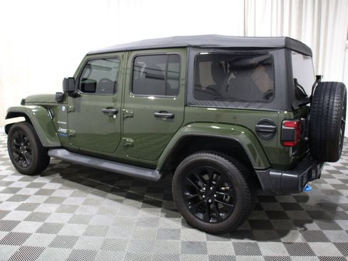 Used 2022 Jeep Wrangler Unlimited Sahara image 33