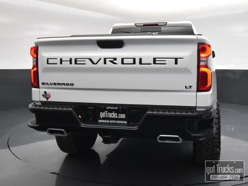 Used 2022 Chevrolet Silverado 1500 LT Trail Boss w/ LT Trail Boss Premium Package AWD/4WD image 6
