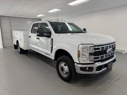 New 2026 Ford F350 XL w/ XL Chrome Package image 3