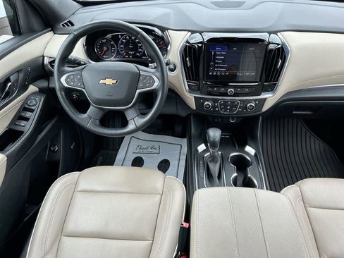 Used 2022 Chevrolet Traverse Premier image 19